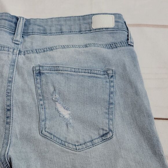 𝅺celebrity Pink Light Wash Denim Jean Shorts size 26 - Picture 6 of 7